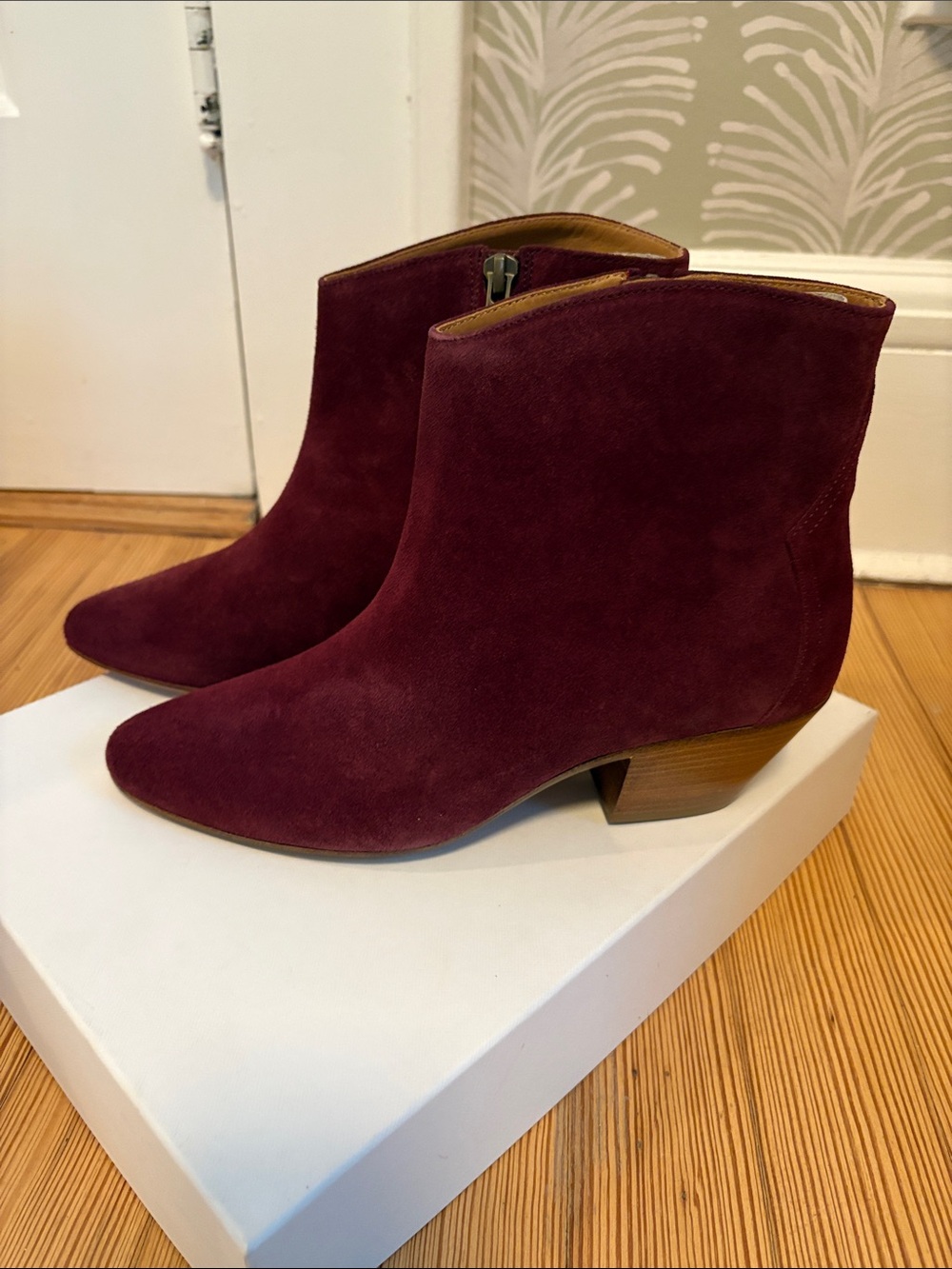 NWT: Isabel Marant Dacken Classical Boot in Aubergine